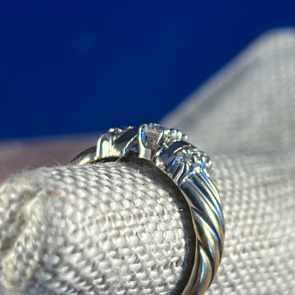 Size 5 14 Kt Gold Ring With Diamonds Size 5 14 Kt Gold Ring With Diamonds